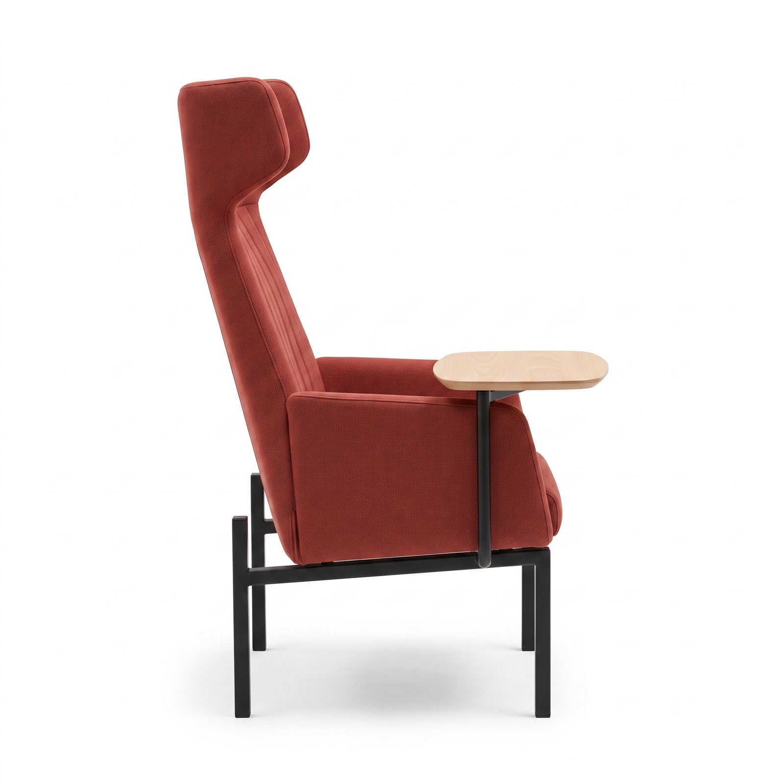 Sillón Madrid alto rojo con mesa de madera, vista lateral
